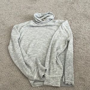 grey turtleneck - s